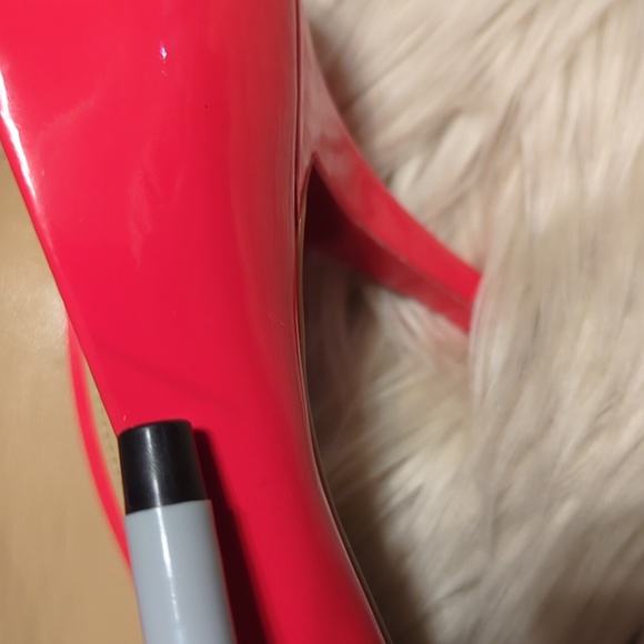 Michael Kors Pointy toe 3" stiletto heel with small gold detail sz 9.5 - Picture 10 of 10